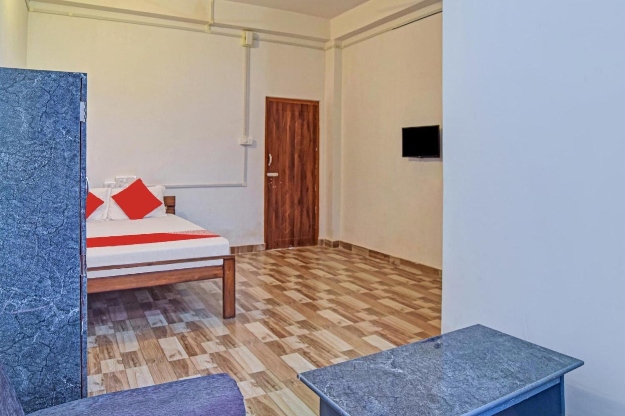 Spot On Jp Guest House Kaharpara Exterior photo