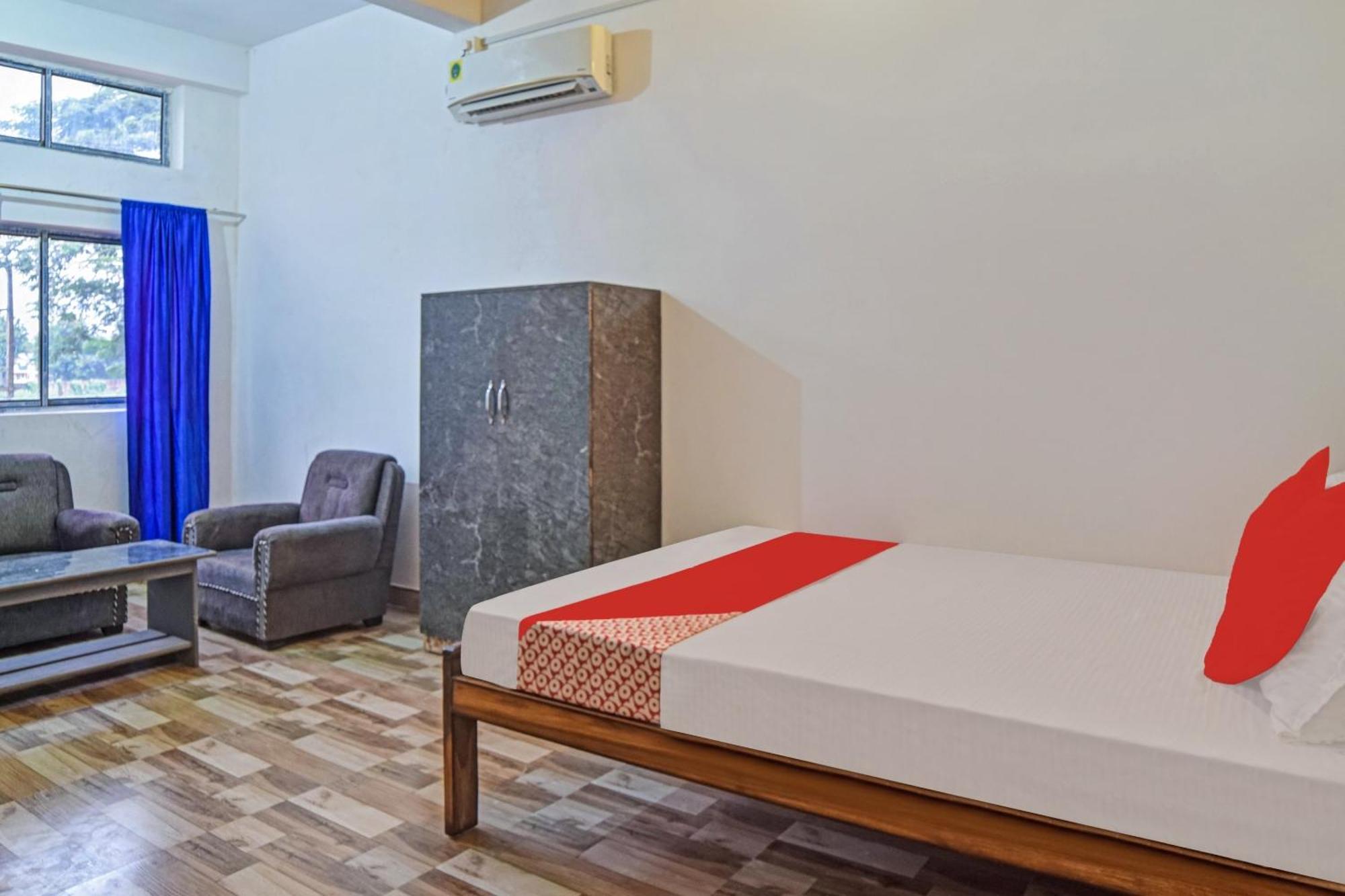 Spot On Jp Guest House Kaharpara Exterior photo