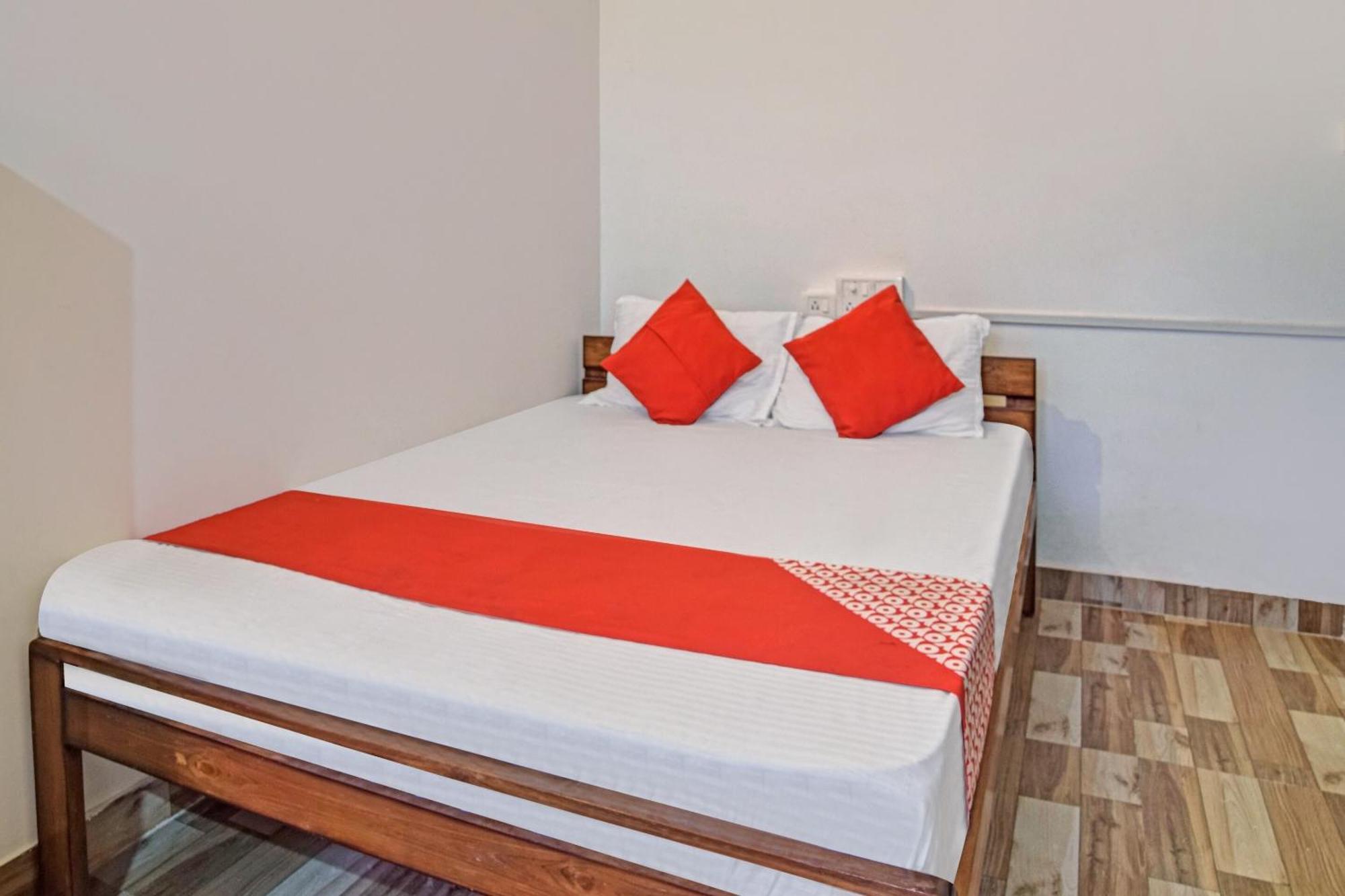 Spot On Jp Guest House Kaharpara Exterior photo